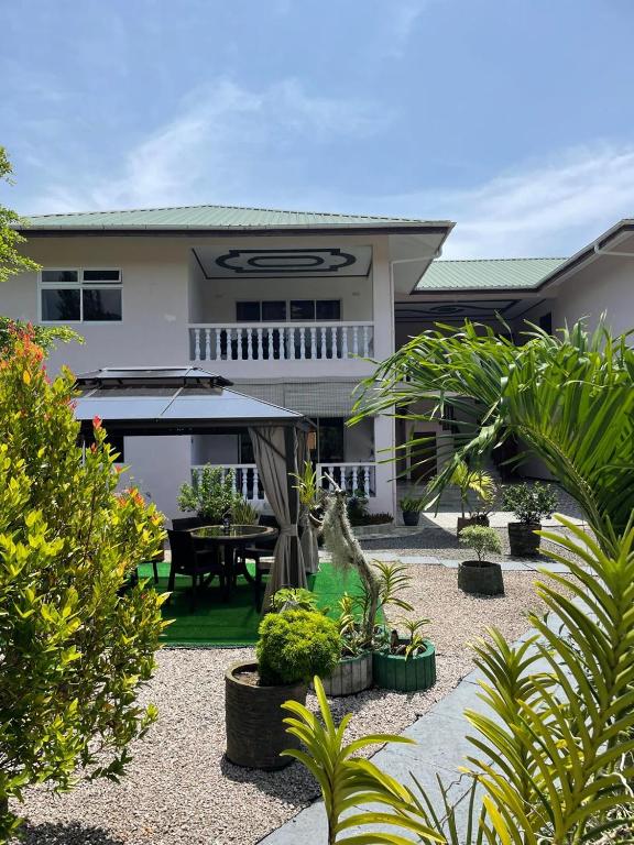 One-Bedroom Apartment at Mokara Holiday Apartment